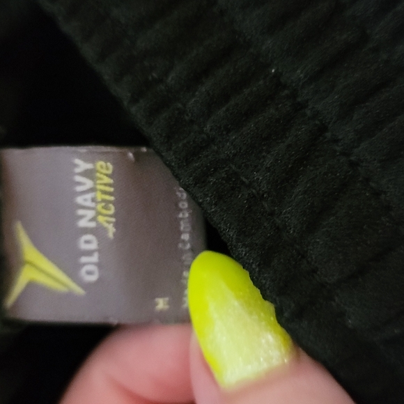 Old Navy Active shorts size medium - Picture 2 of 7